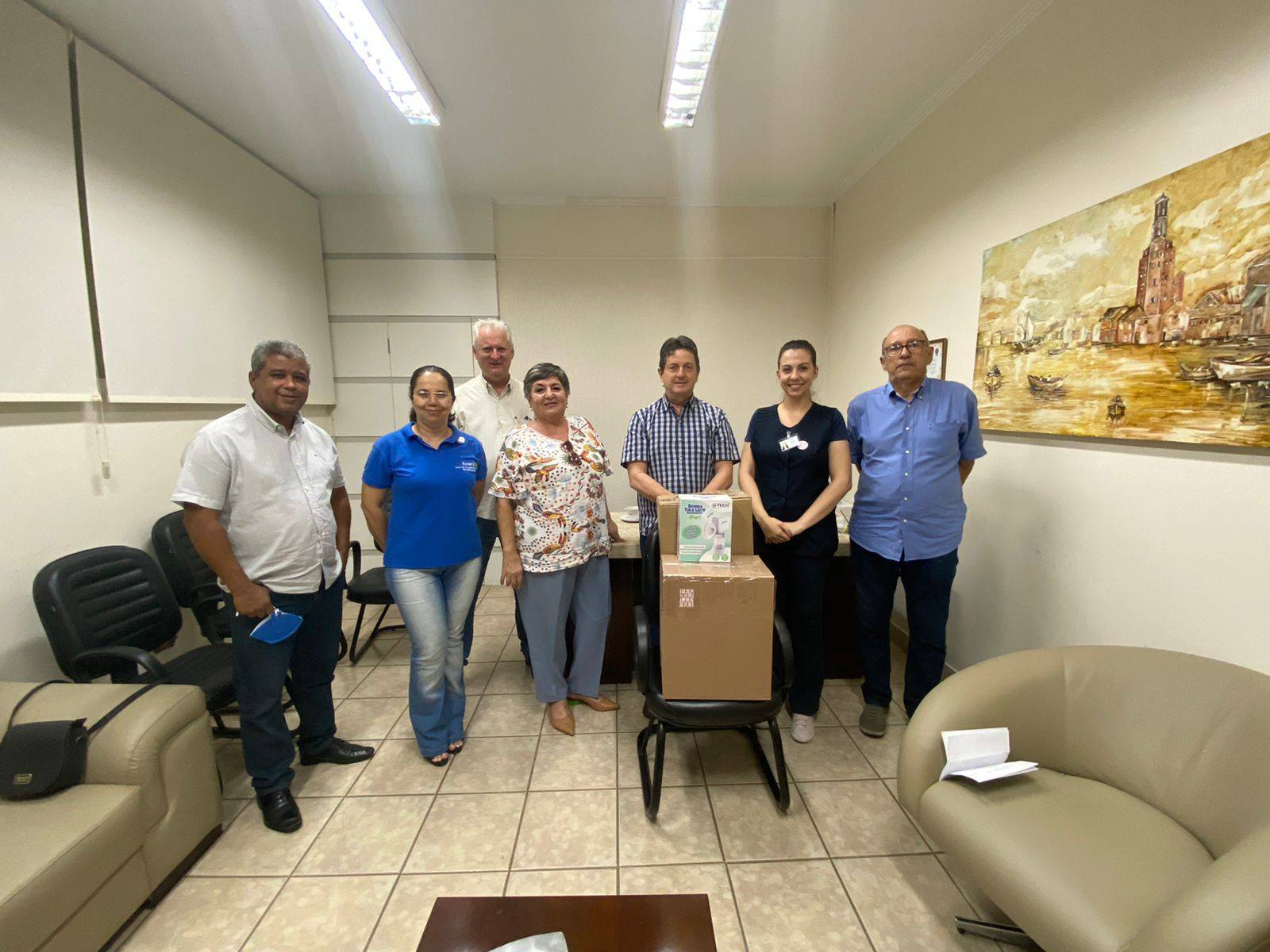 Rotary Bandeirantes faz doação de extratoras de leite humano à Santa Casa de Araçatuba.