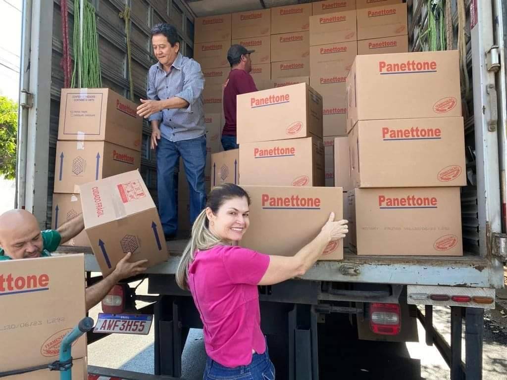 Entrega dos Panetones