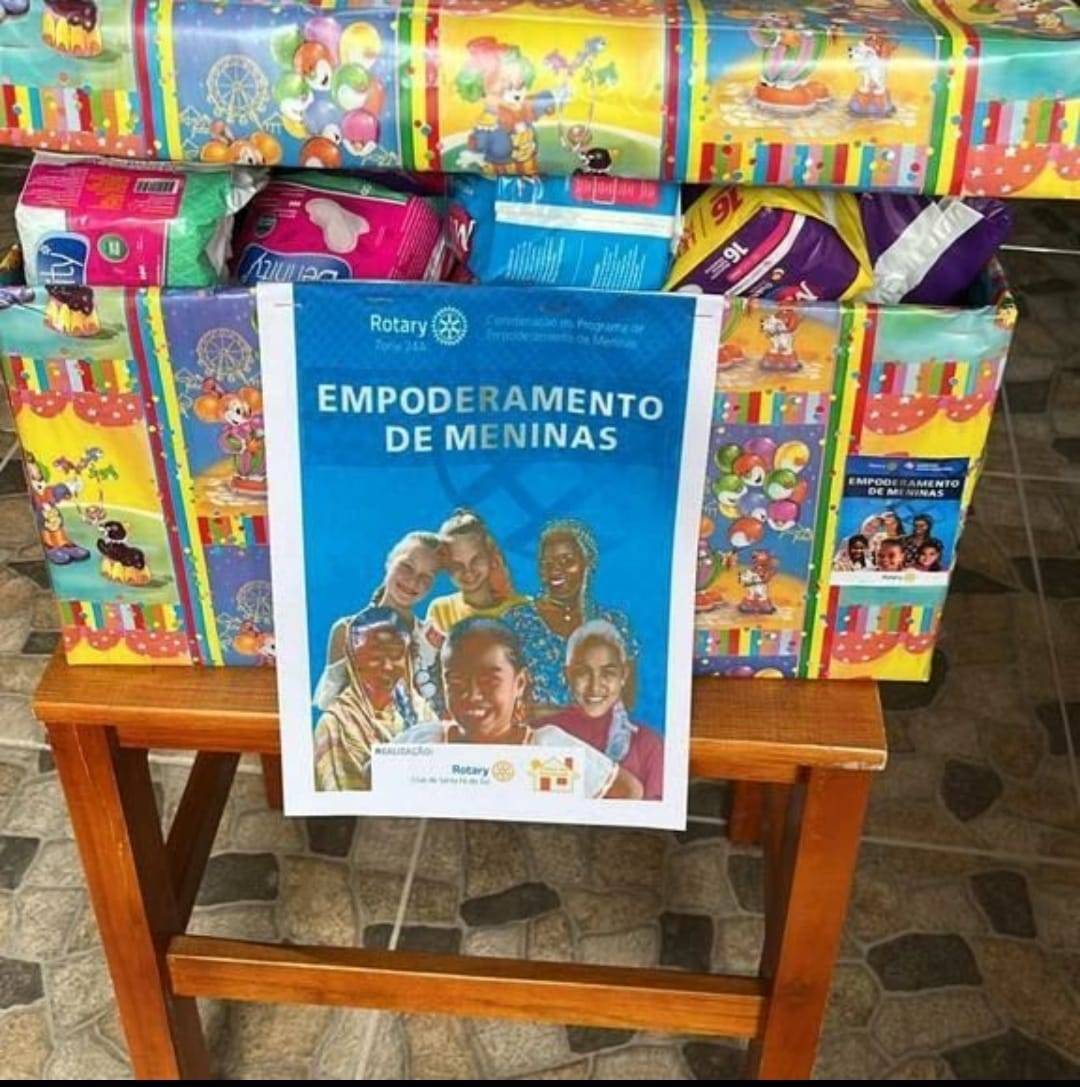 O Rotary Club de Santa Fé do Sul e a Casa da Amizade, realizaram a doação de absorventes para garantir a saúde íntima de meninas