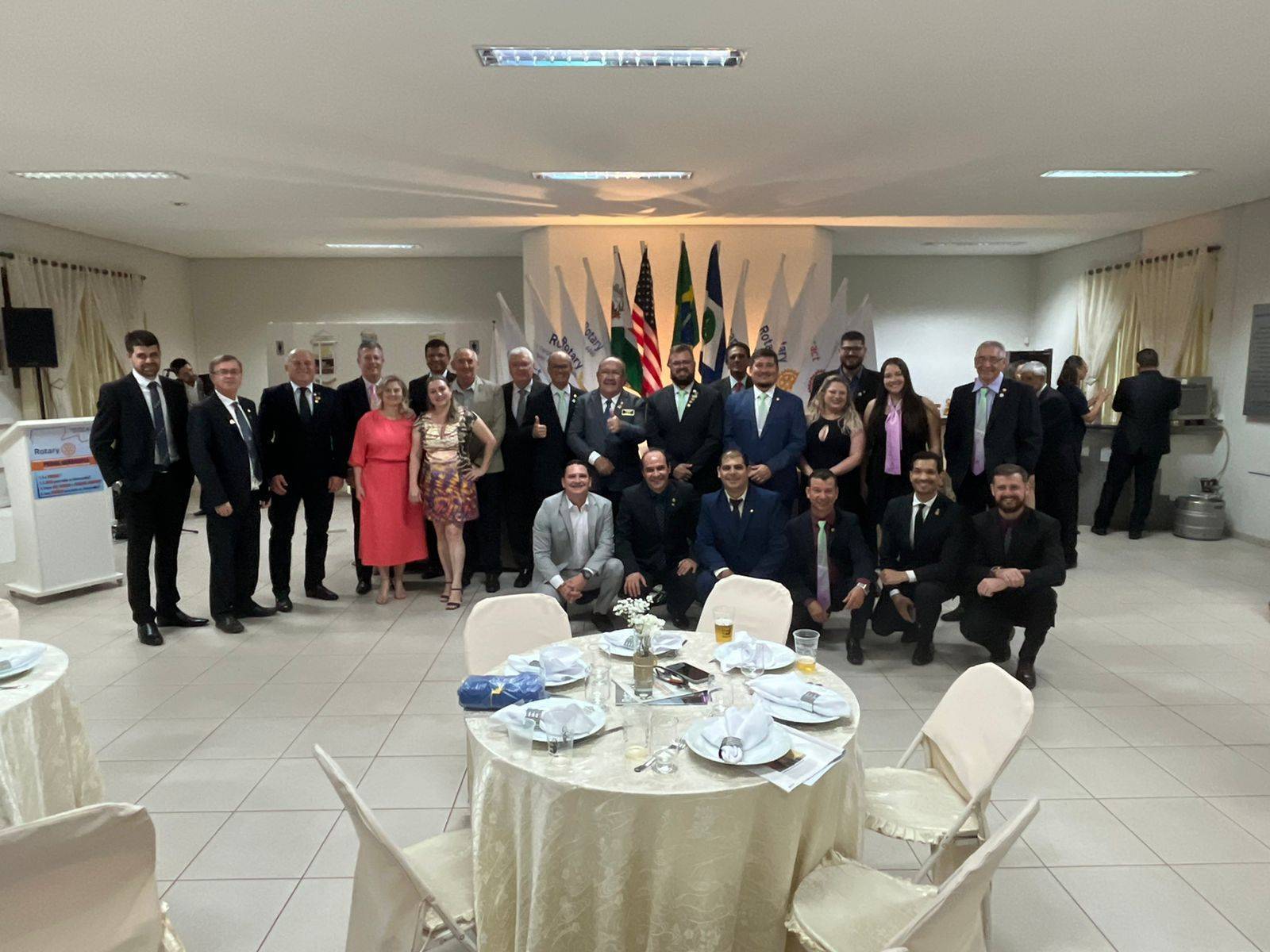 Em noite memorável o Governador Felício José participa da Festiva no Rotary Club Tangará