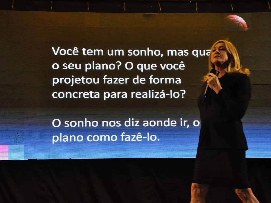 O Rotary Club de Itápolis abriu espaço nesta sexta-feira, 04.11.22, para a nossa rainha do basquete Hortência Marcari realizar uma palestra motivacional com o tema “Lições de uma vida - estratégias, valores e atitudes de uma campeã
