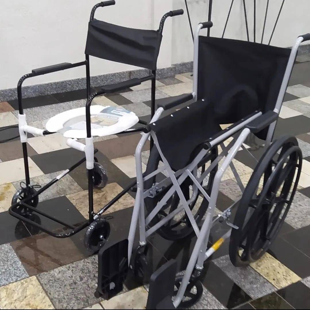 Cadeira de rodas e cadeira de banho doadas pelo companheiro Emerson Assi e pelo Sindicato Rural