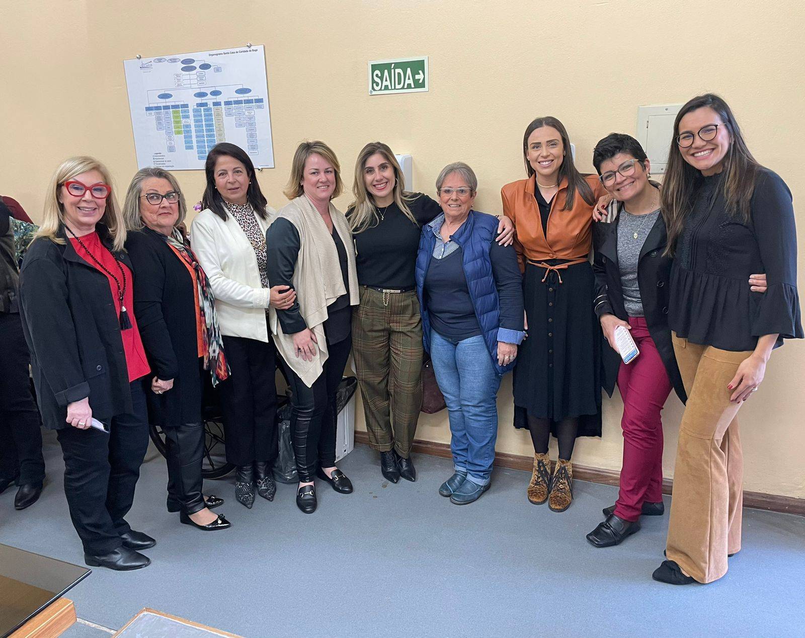 Companheiras do Pampa juntamente com a companheira e Presidente da Liga Feminina de Combate ao Câncer de Bagé, Juliana Gimenez