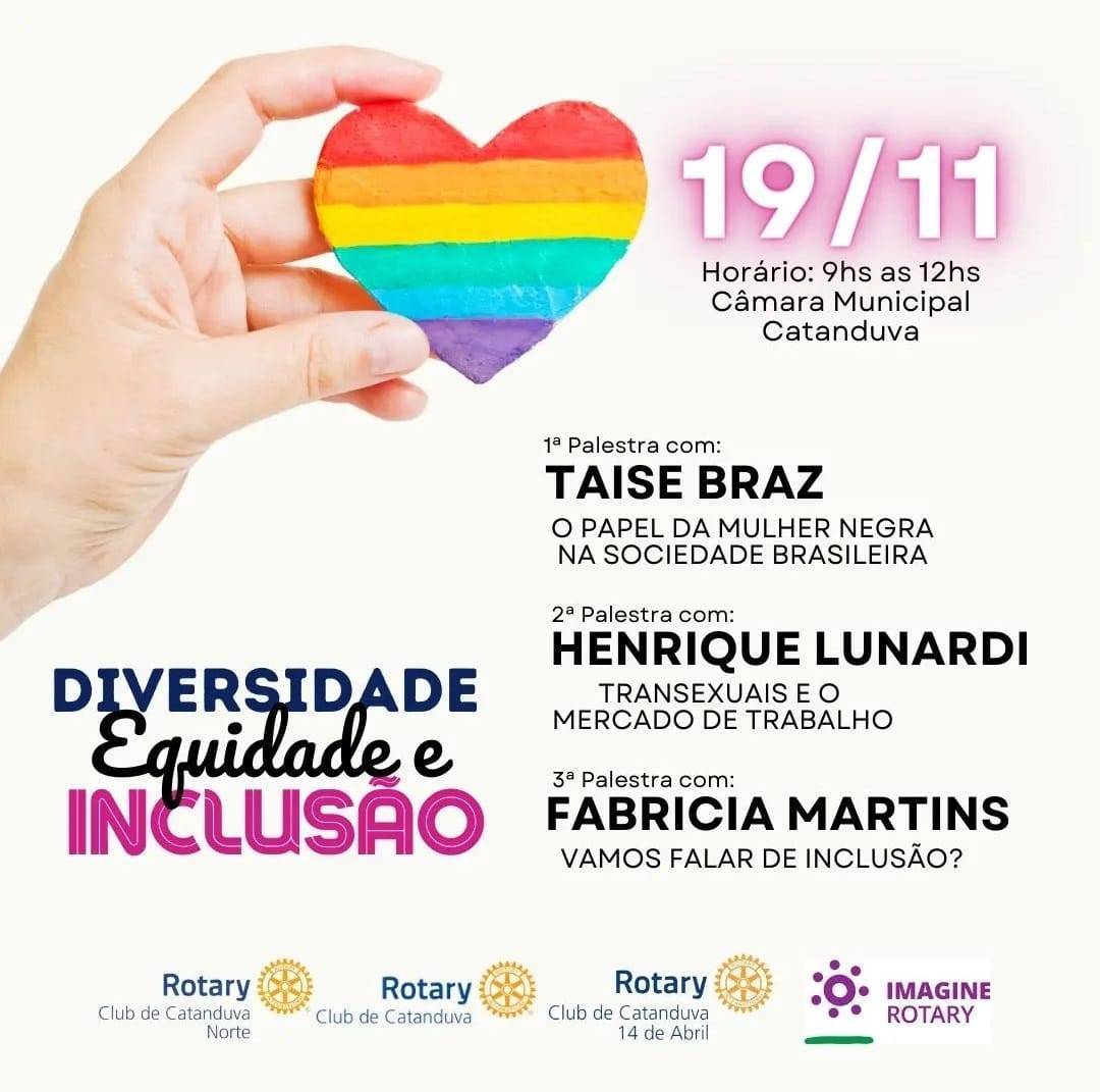 vereadora Taise palestrando sobre "O papel da Mulher Negra na sociedade brasileira"