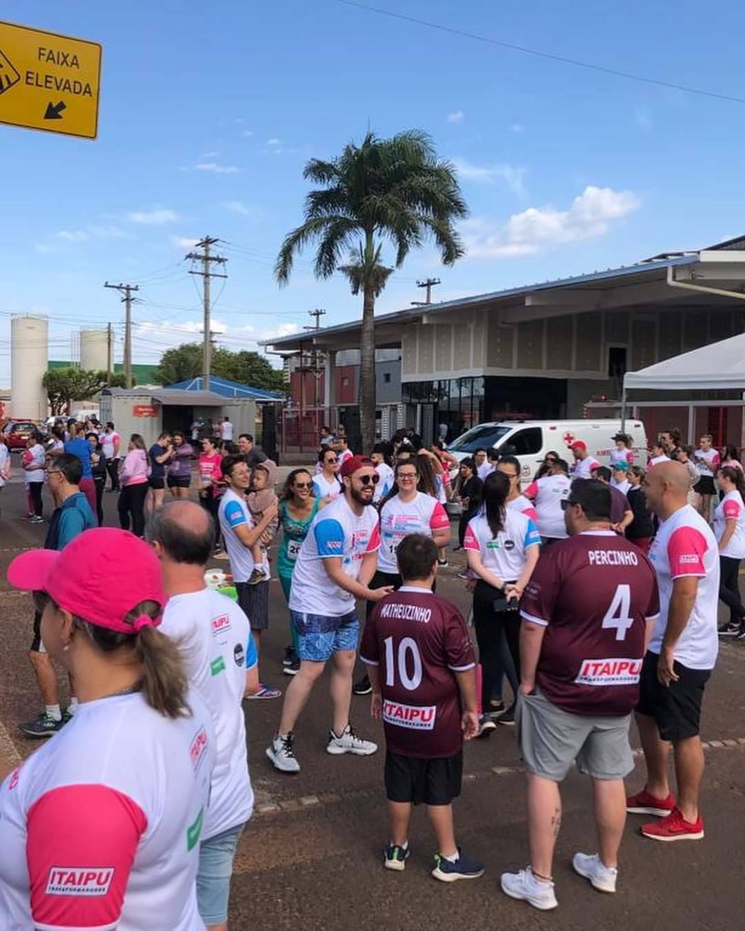 No dia 06.11.22, companheiros do Rotary Club de Itápolis estiveram presentes na Corrida “Passos que Transformam Vidas - Outubro Rosa, Novembro Azul”