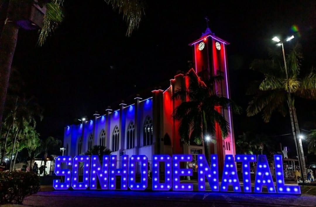 O Rotary Club de Santa Fé do Sul participou no dia 12 de novembro dá abertura do Sonho de Natal 2022.