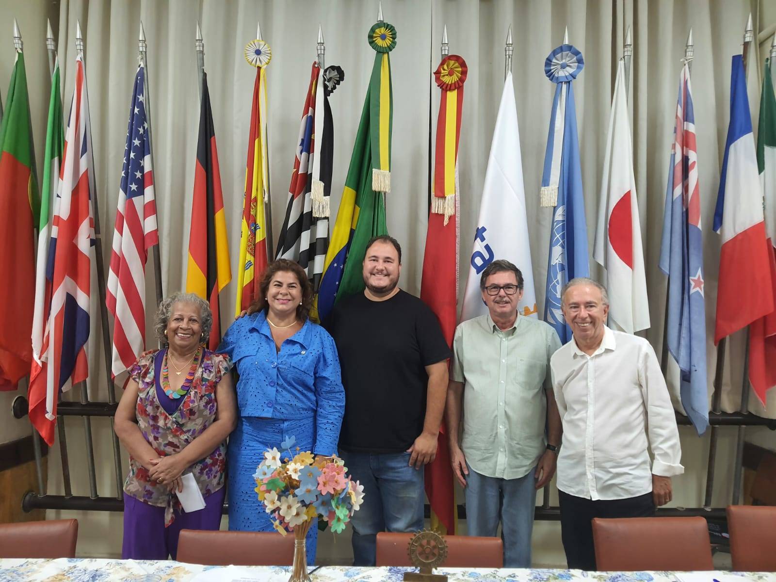 Mazé Lima, palestrante; Evandra Ramos (presidente  RCS Novas Gerações), Rafael Sullivan (presidente RC Sorodaba), Fábio Sola Aro (secretário), Biagio Santarsieri