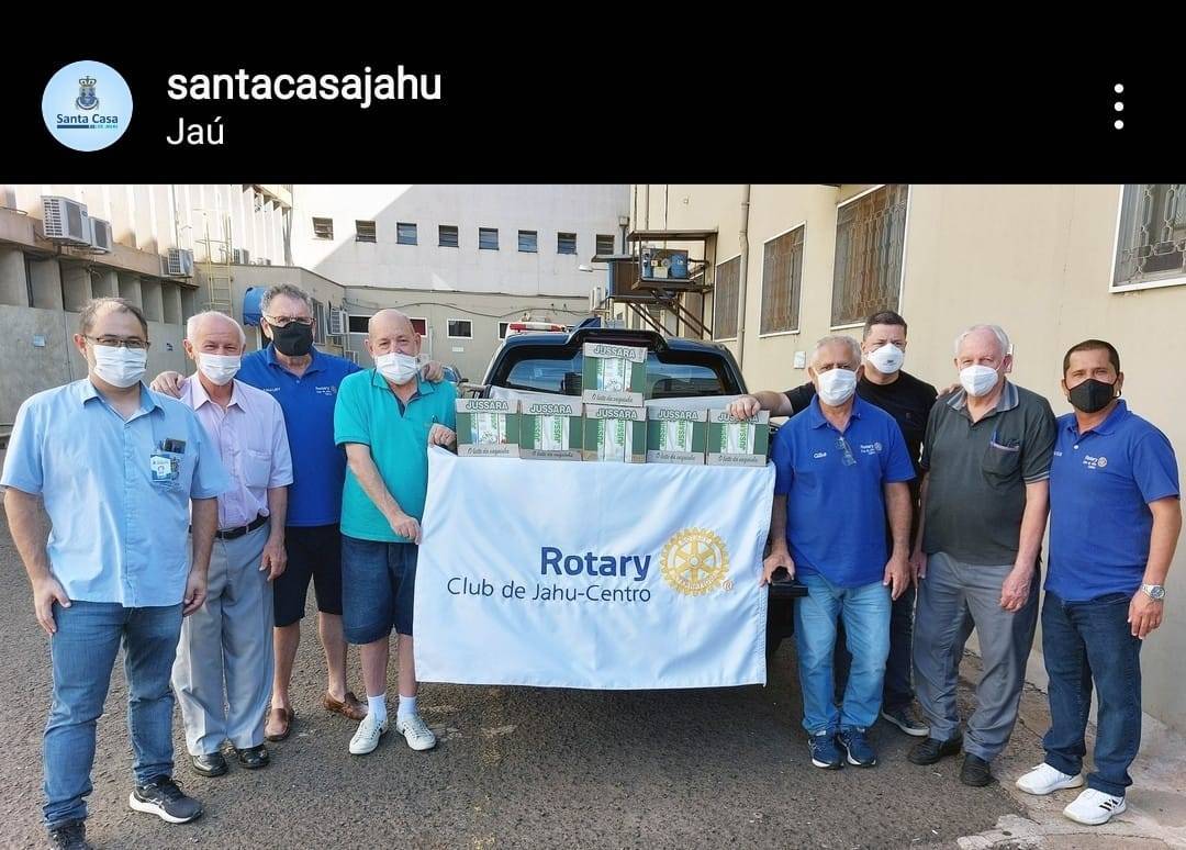 Rotary Club de Jahu-Centro faz doação de leite para a Santa Casa
