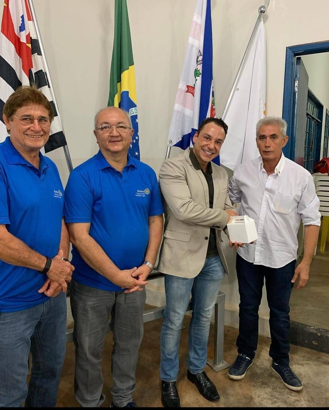 Rotary Club de Jales Grandes Lagos recebe o médico urologista Dr. Fernando Buchalla