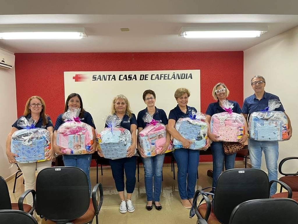 No dia de ontem (22/01) as Damas da Casa da Amizade do Rotary Club de Cafelândia estiveram presentes na Santa Casa de Cafelândia para a concretização de mais um projeto.