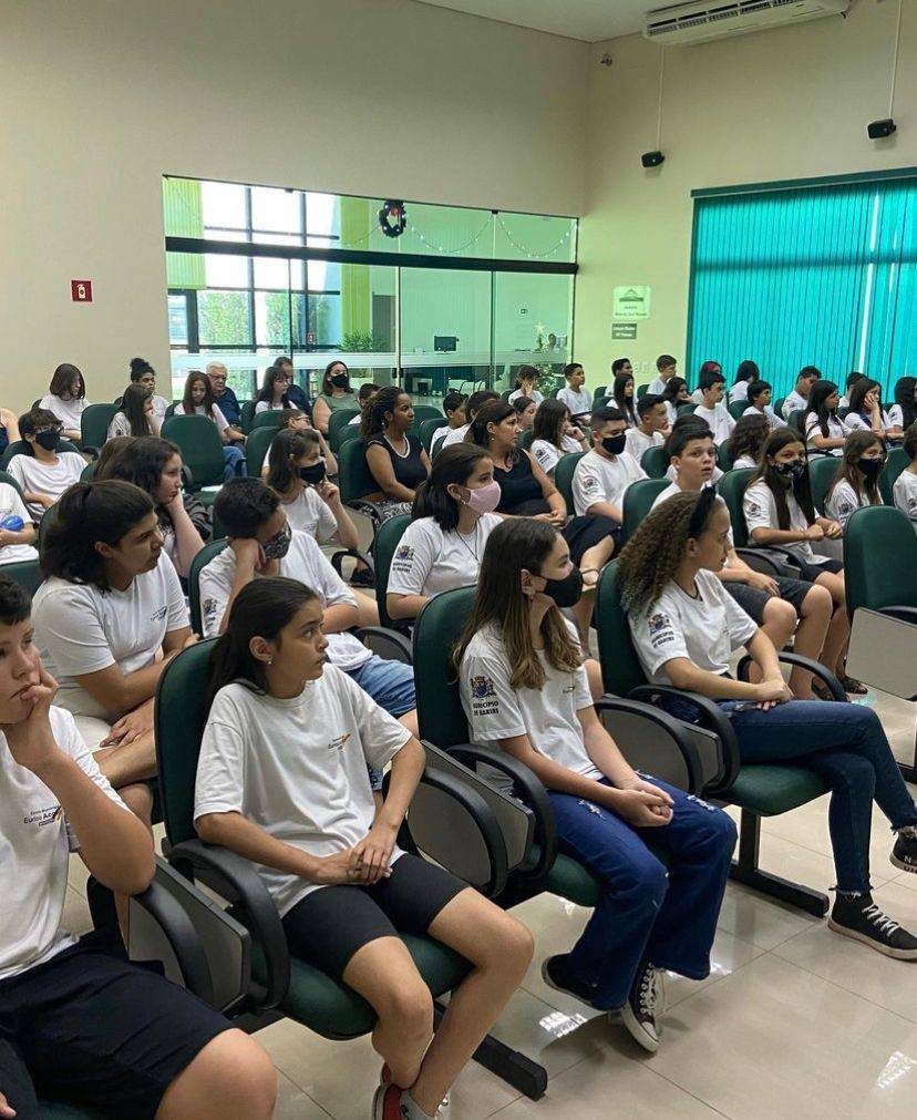 Rotary Club de Bariri - 16 de Junho, teve a honra de receber a juíza de direito dra. Chaiane Bublitz e a procuradora federal dra. Alessandra Moreira, para uma palestra sobre empoderamento de meninas e meninos