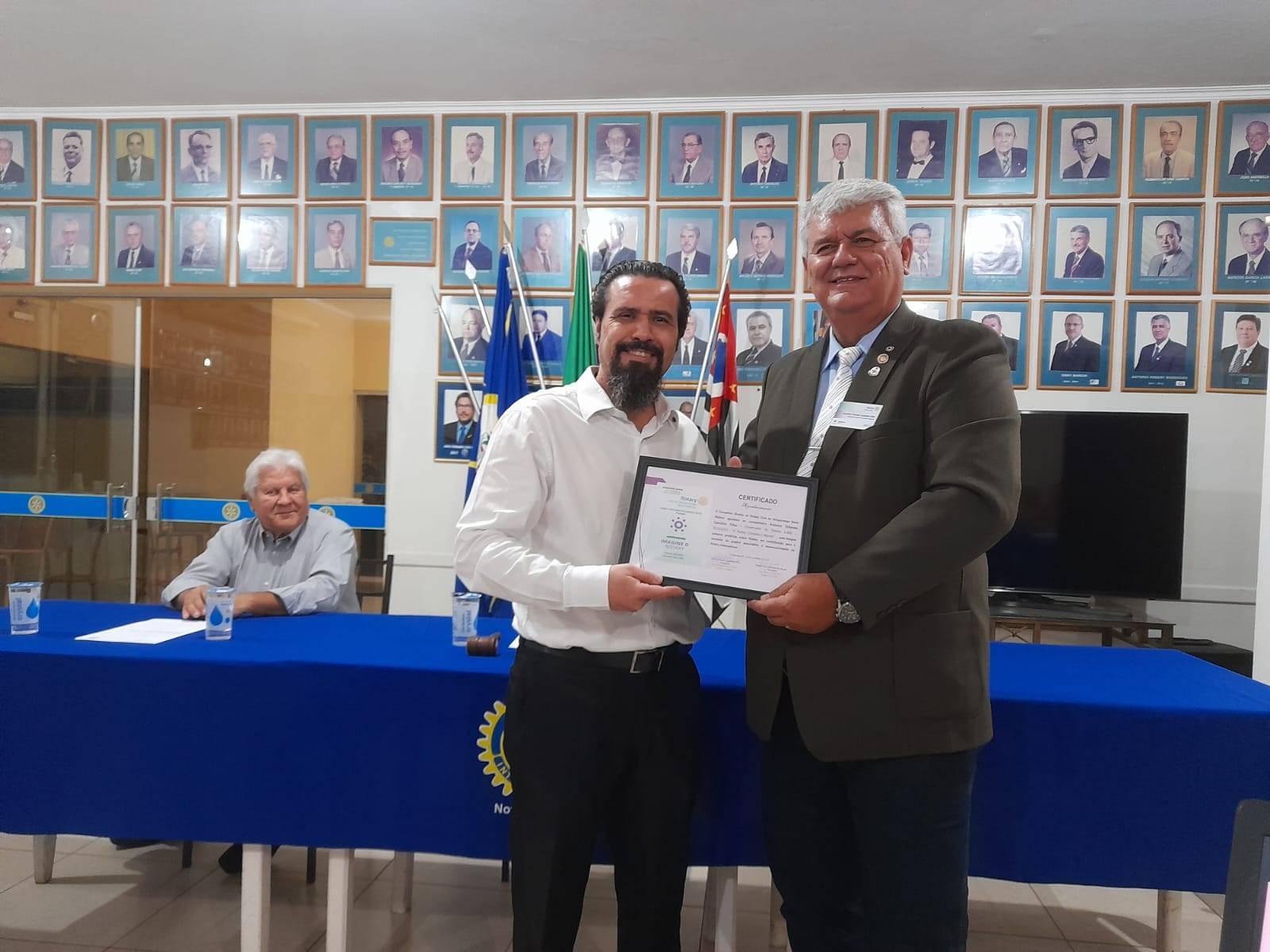 O governador Antônio Orlando Cavichia Filho fez palestra sobre o DQA na noite desta segunda-feira no Rotary Club de Votuporanga Novo Milênio