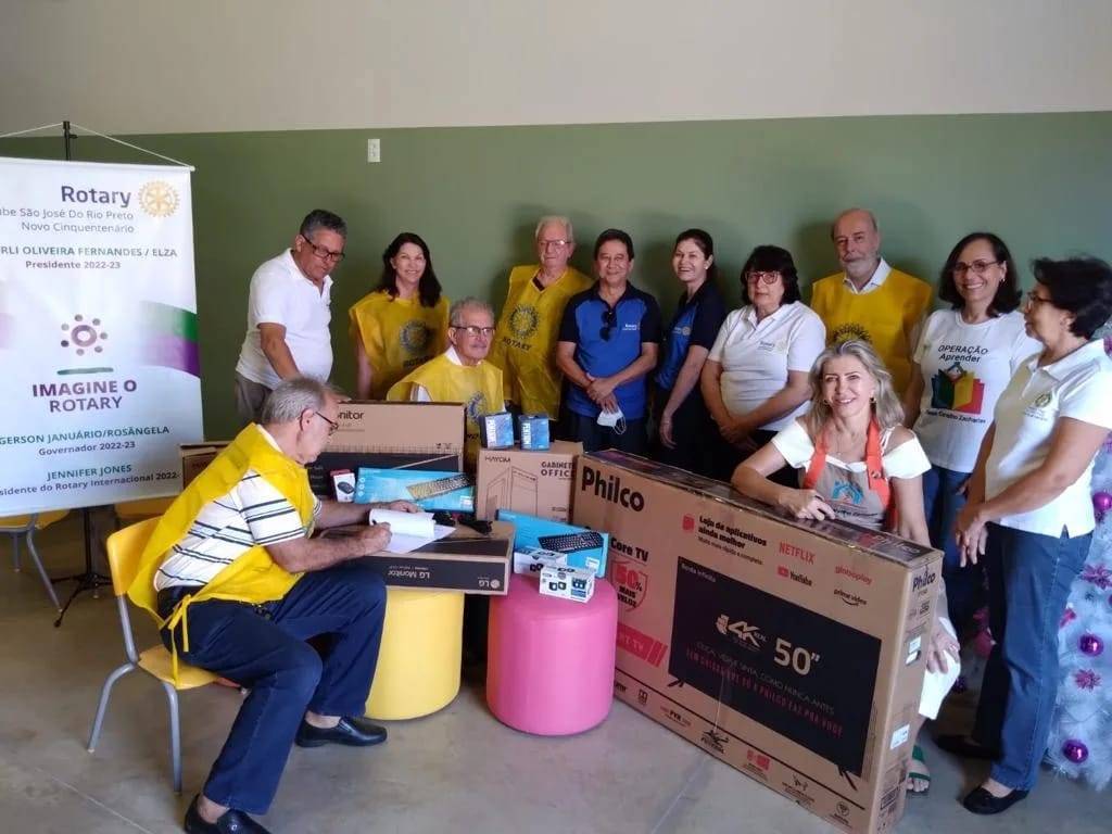Rotary Club de São José do Rio Preto - Novo Cinquentenário e sua Casa da Amizade - Entrega do Projeto de Subsídio Distrital à Instituição "Associação Operação Alegria"