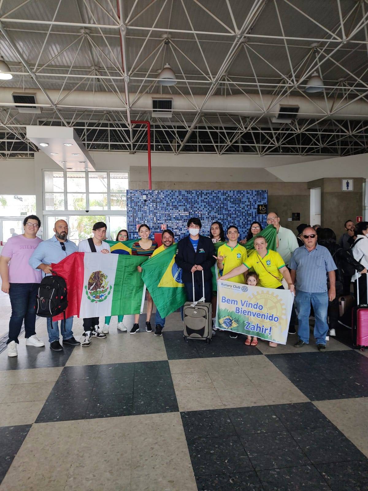 Alech Zahir é o mais novo intercâmbiario chegando no distrito 4480