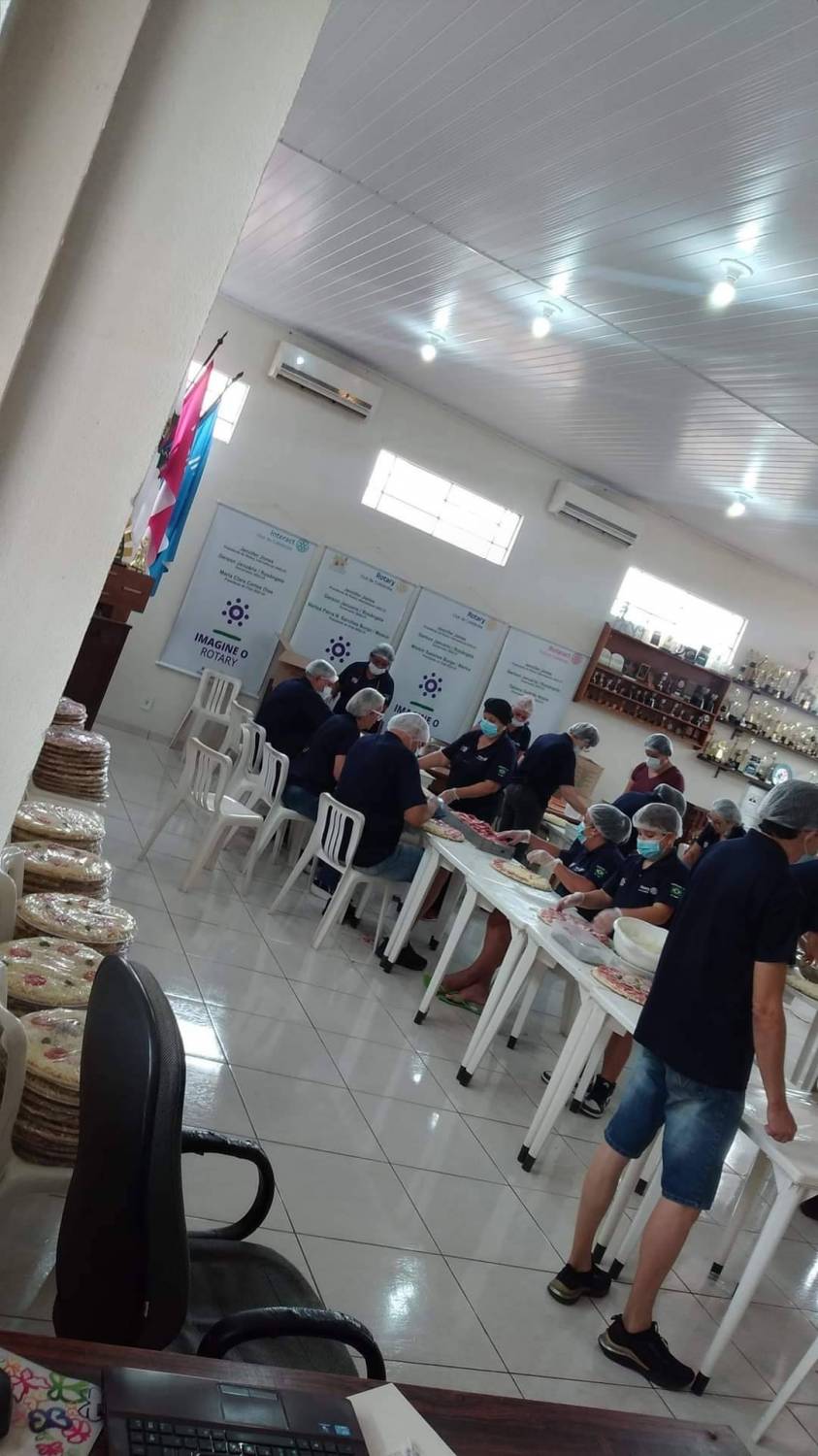 No último sábado (10/12) o Rotary Club de Cafelândia realizou mais uma promoção de pizzas em prol do projetos sociais.