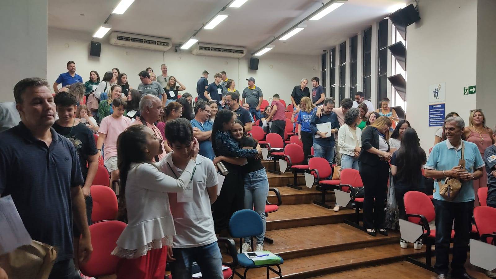 Candidatos e familiares participantes do Processo Seletivo de Jovens para 2023-24