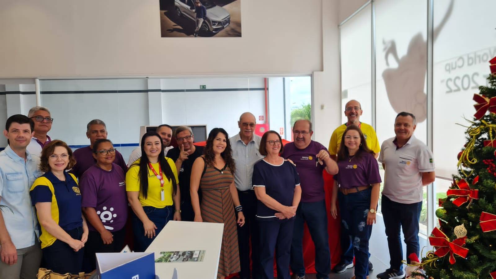 APAE de Sinop recebe HB-20 das mãos do Governador Felício José