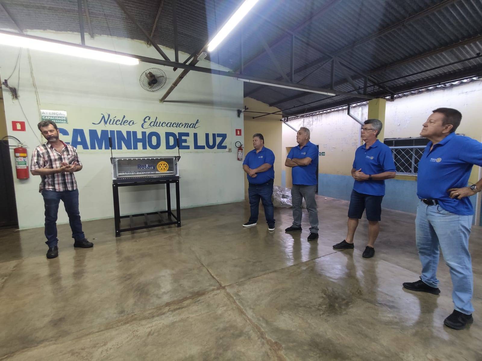 Rotary Club de Pindorama Realiza entrega de um Forno para o Núcleo Educacional Caminho de Luz em Projeto de Subsídio Distrital
