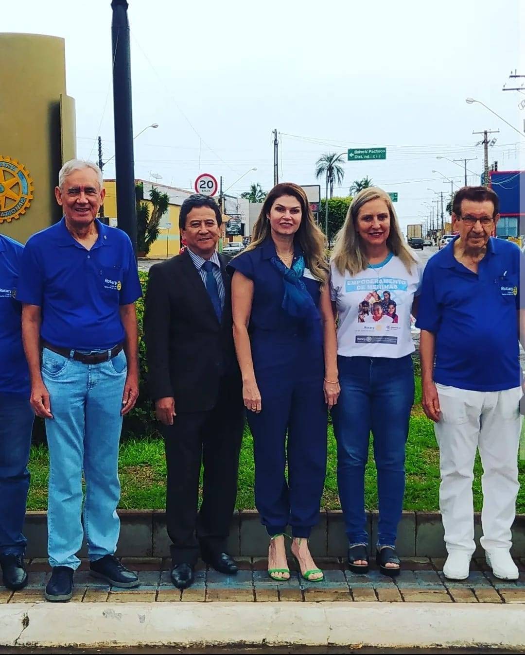 ROTARY CLUB DE SANTA FÉ DO SUL CELEBRA VISITA DO CASAL GOVERNADOR DO DISTRITO 4480 E EMPOSSA CINCO NOVOS SÓCIOS