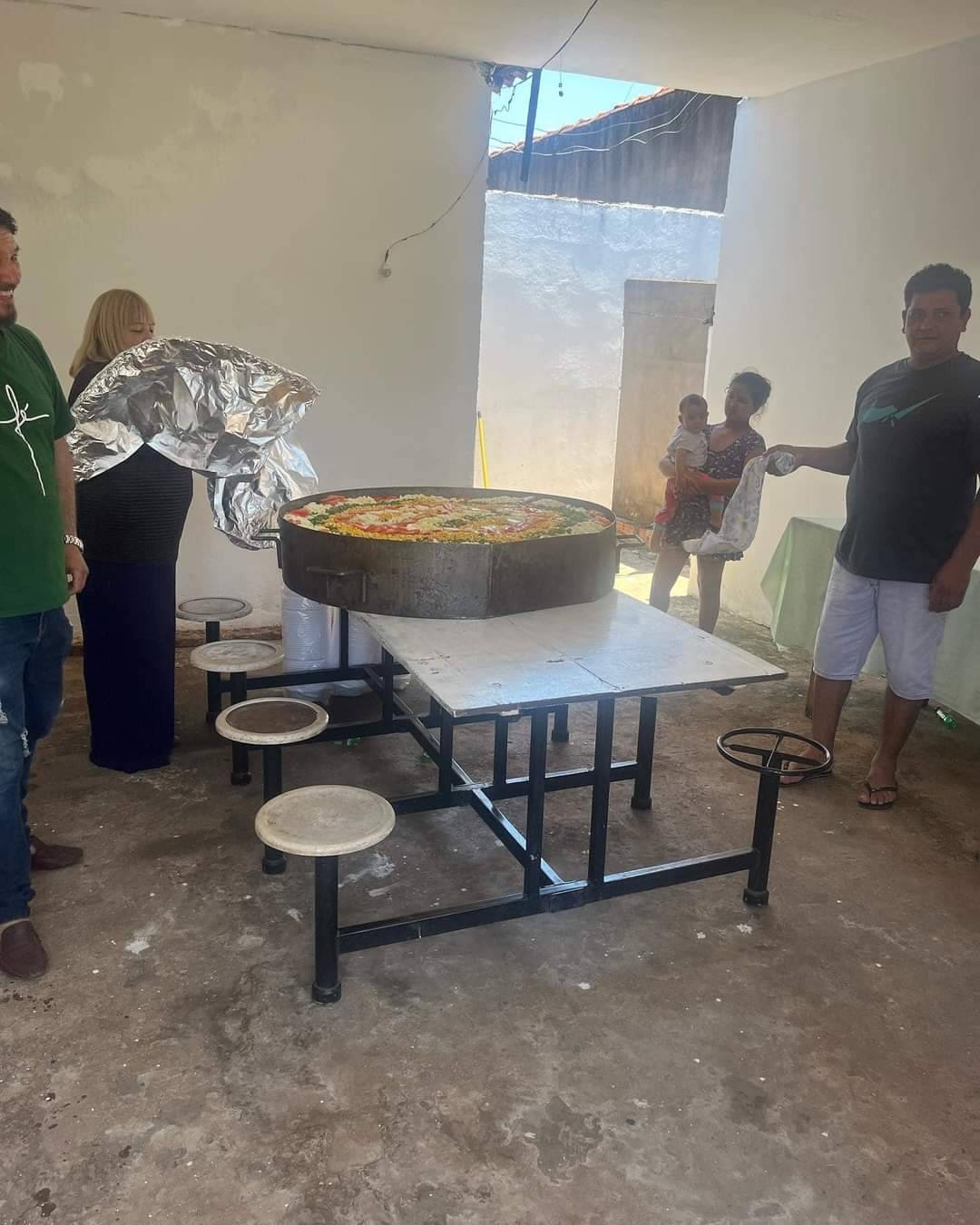 Rotary Club de Jahu Leste realizou no dia 17/12 um "Almoço de Natal" para crianças de um bairro carente na cidade de Jaú