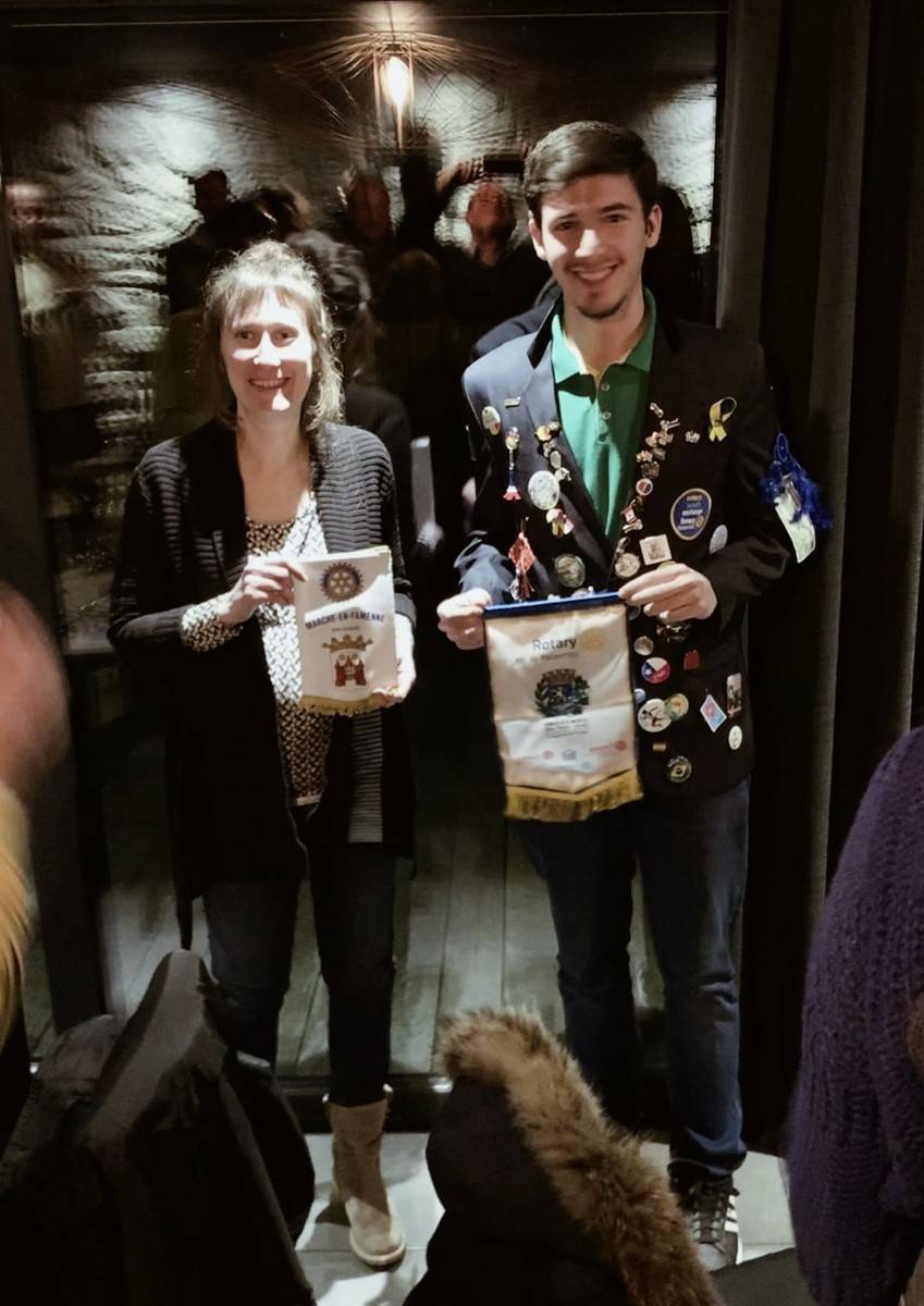 INTERCÂMBIO DE JOVENS - TROCA DE FLÂMULAS BRASIL E BÉLGICA 