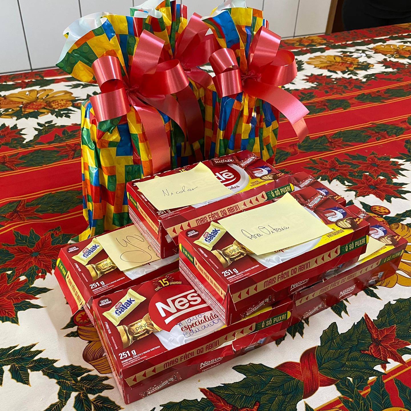 Em comemoração ao mês do natal, o Rotaract de Osvaldo Cruz realizou um café da tarde e amigo chocolate na Casa da Criança Ruth Wirth