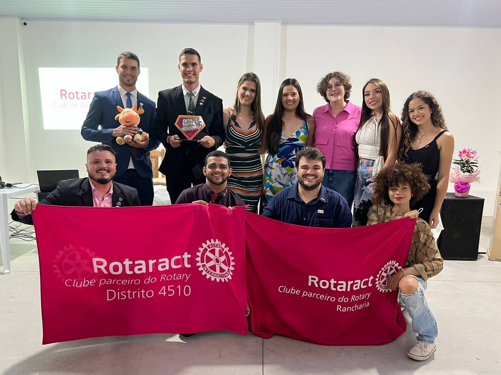 Associados do Rotaract Club de Rancharia e RDR 2022/23 William