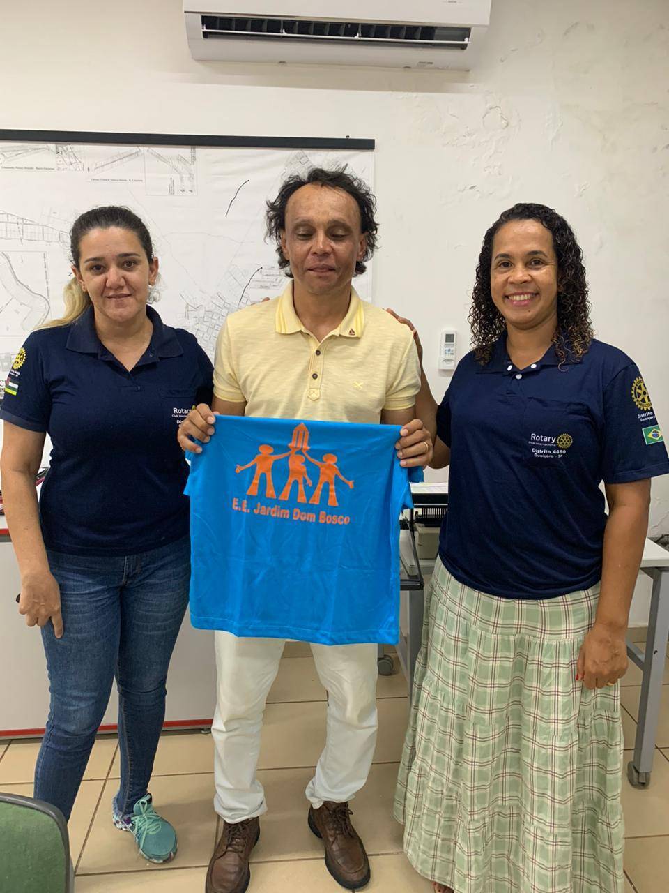 Rotary Club de Guaiçara - Hoje foi a entrega dos uniformes doado a Escola Estadual Jardim Dom Bosco