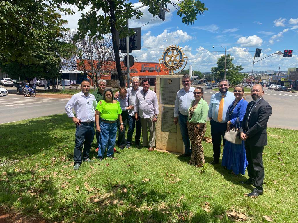 Governador Paulo Simões visita o Rotary Club de Aparecida de Goiânia na Área III