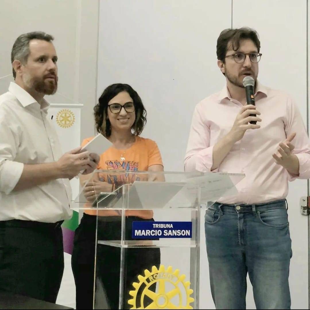 Durante a reunião ordinária do Interact Club de São José do Rio Preto Palácio das Águas tivemos a presença da jornalista Francine Moreno