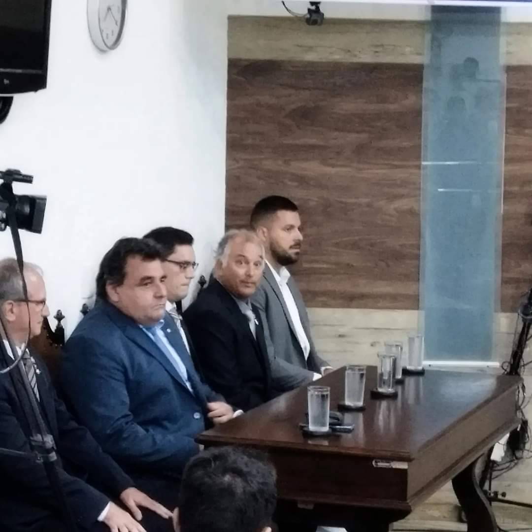 Na noite de 1 de março ocorreu a homenagem do Poder Legislativo de Jahu aos representantes dos Rotary Clubs da Cidade.