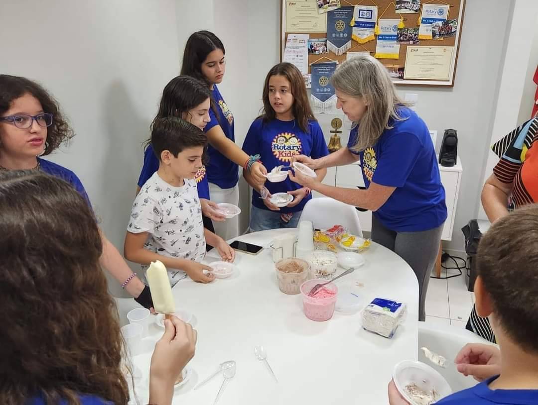 Dia 01/03 obtivemos a 14ª reunião do Kids Palácio das Águas onde  degustamos os sabores de picolés e sorvete de massa para o 7º Festival do Sorvete