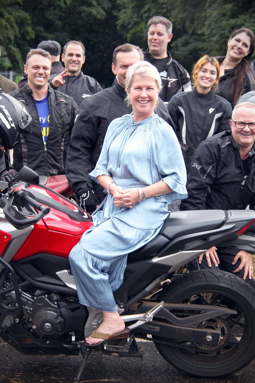 Nossa Presidente do Rotary International, Jennifer Jones, que veio ao Brasil para as celebrações dos 100 anos de Rotary no país, foi convidada, por membros do IFMR-SA, International Fellowship of Motorcycling Rotarians/Capítulo América do Sul, para uma rápida visita ao Distrito 4640