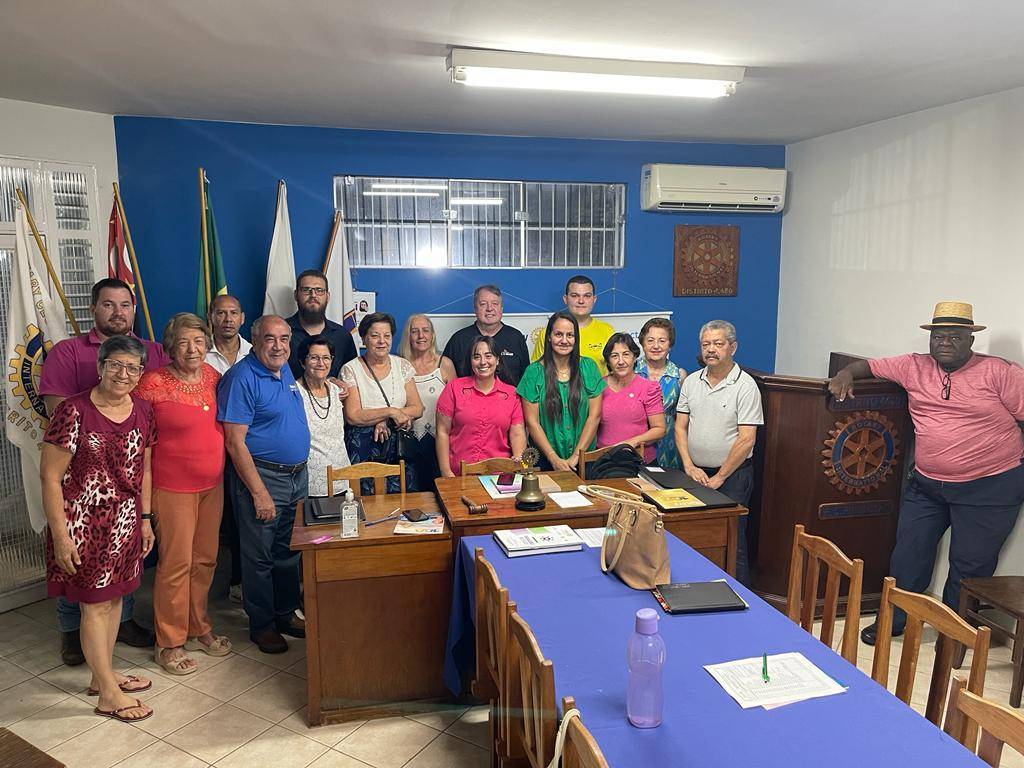 Nesta terça-feira o Governador Assistente Anízio grupo 2 visitou o Rotary Club de Promissão