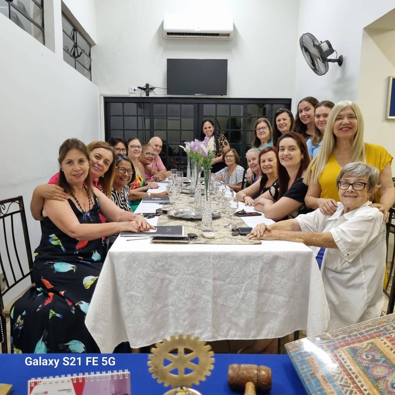 Na reunião de 7 de março, o Rotary Club Lins Sul comemora o Dia da Mulher em uma confraternização após a reunião.