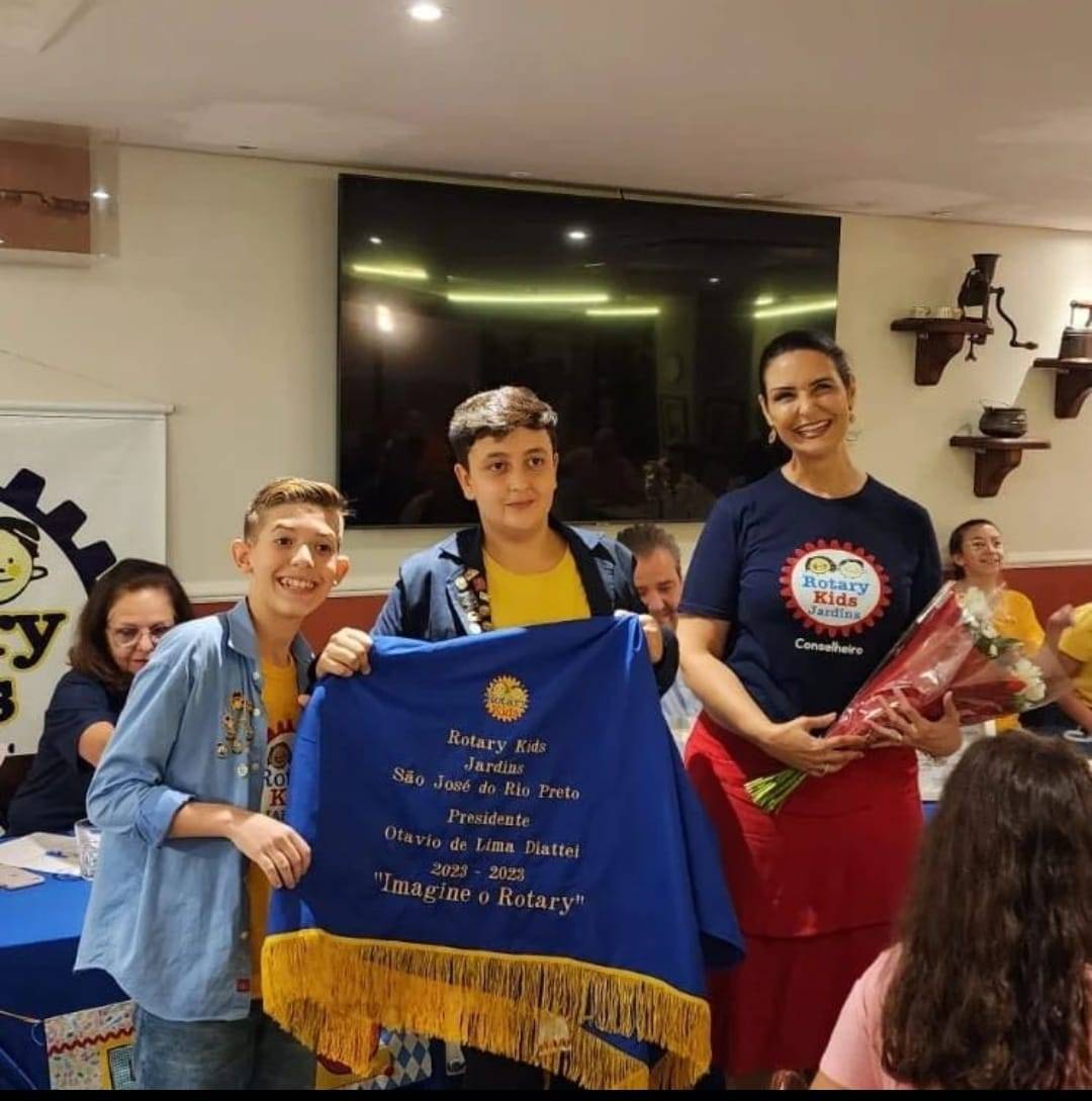 Rotary Kids Jardins:  Na segunda-feira, dia 6 houve a 16ª reunião da gestão 2022-23 ao qual ocorreu a posse e transmissão de cargos.