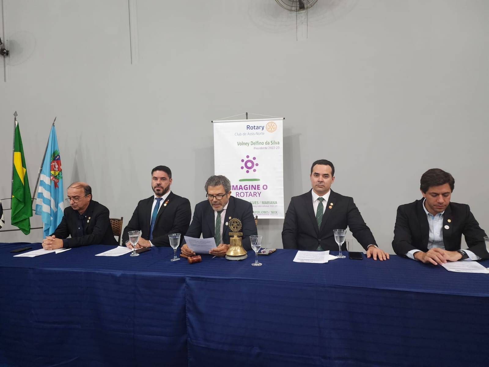 mesa diretora dos trabalhos da noite