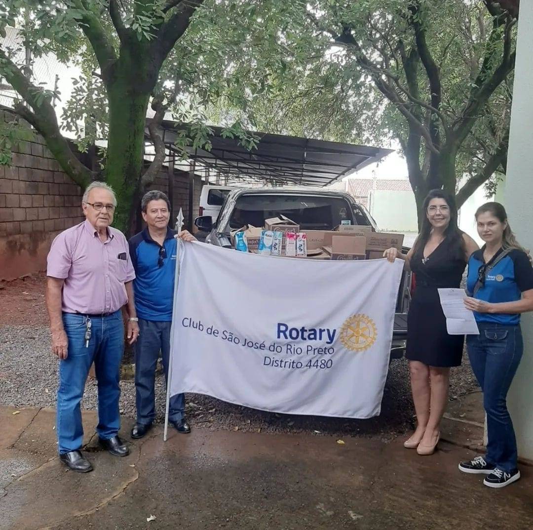 Instituto Lar Esperança agradece as doações do distrito 4480