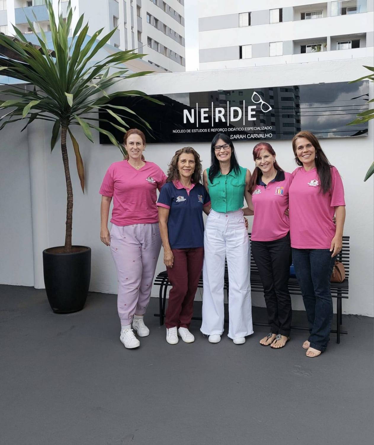 Projeto de bolsa de estudos para alunos de escola pública em parceria com o NERDE