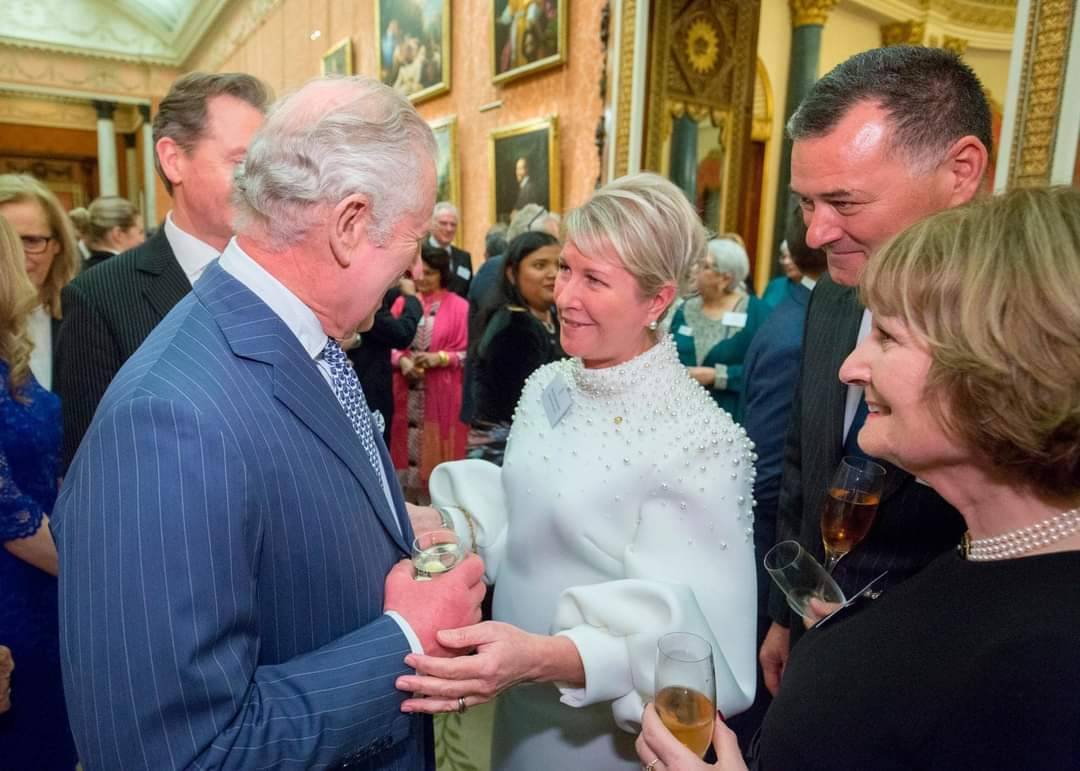 Presidente do Rotary International, JENNIFER JONES, em Londres/Inglaterra, é recepcionada pelo Rei Charles III