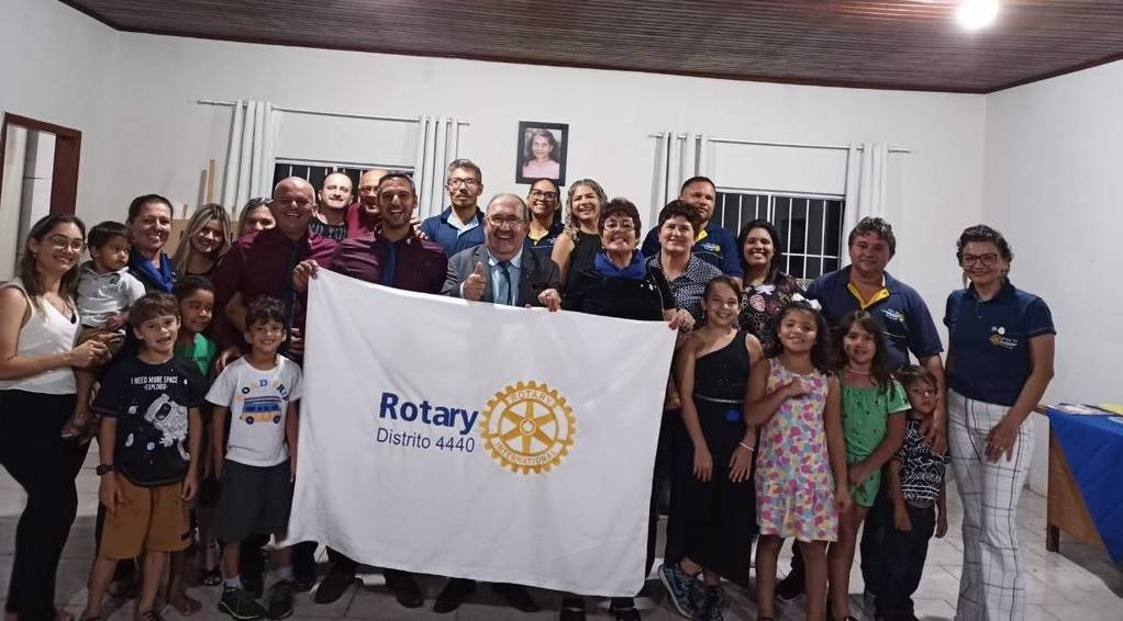 Unidos no ideal de Servir