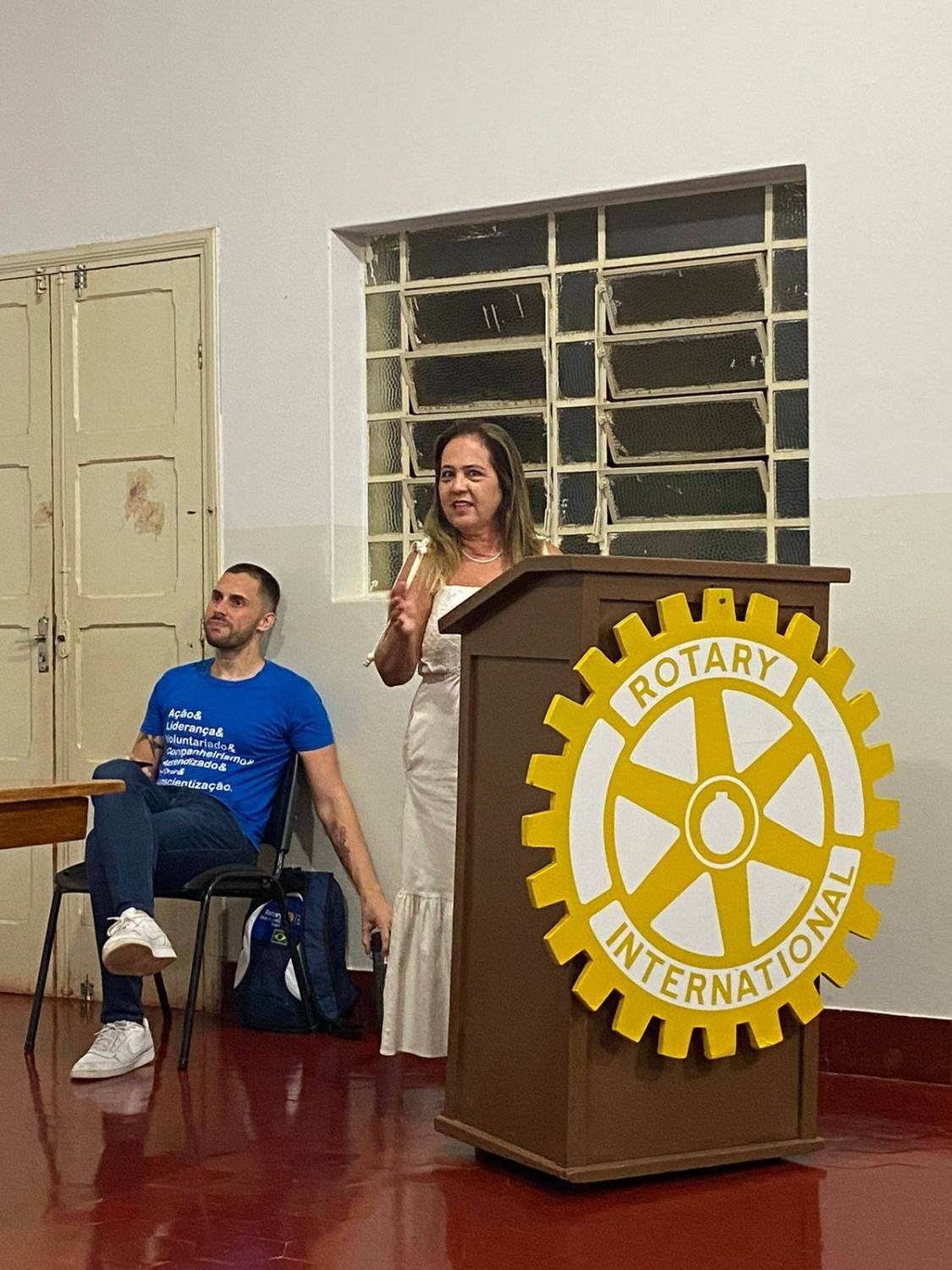 Governadora Assistente Cláudia Maset:  “O dia 28 de março foi noite de homenagens na reunião do Rotary Club de Tanabi.
