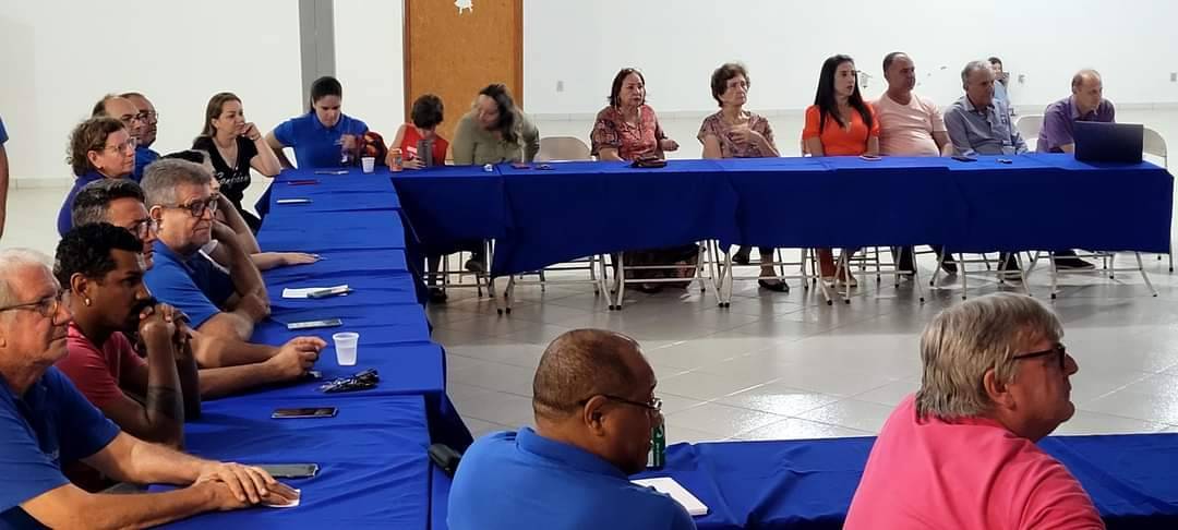 Rotary Club de General Salgado:  Na noite desta quarta-feira, dia 29, foi realizada a 27ª reunião Rotária, onde tivemos a Palestra do Companheiro Marcelo sobre o Tema "Recursos Hídricos & Rotary ".