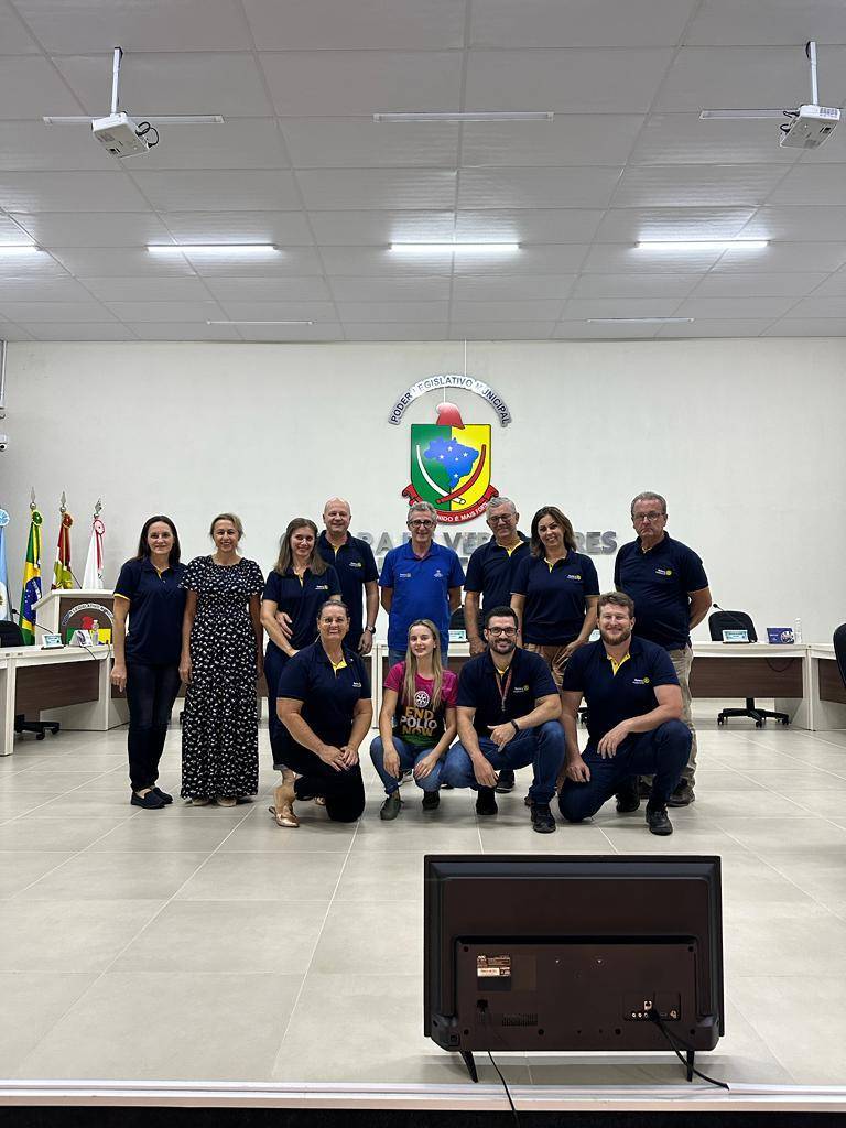 Reunião com visita do Governador Assistente do Distrito 4740, Enio Jose Damo.