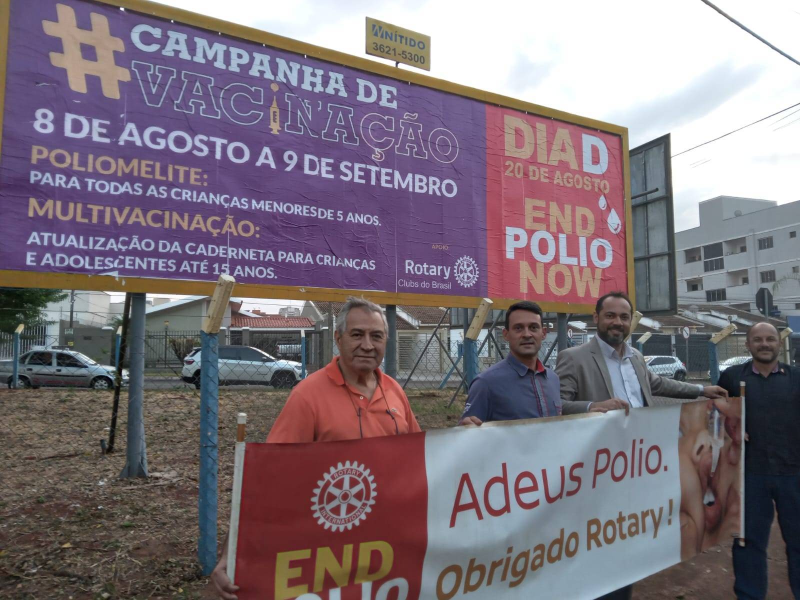 Presidente Ricardo Nobre em ação junto aos membros dos outros Clubs Rotary da cidade de Rio Verde GO.