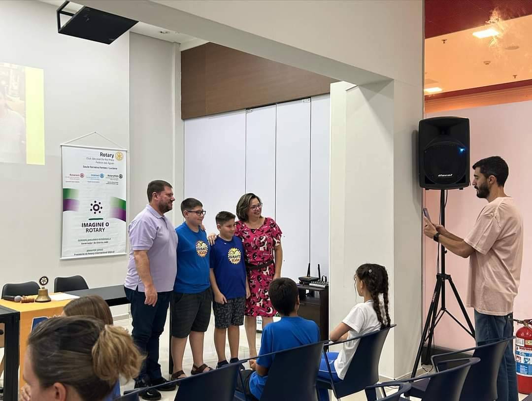 No dia 05/04 em reunião do Rotary Kids Palácio das Águas, tivemos a posse de dois novos companheiros, a Sophia e o Miguel que vieram somar para multiplicar as ações do Rotary Kids.