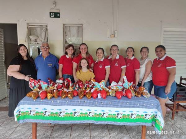 Ação da Família Rotária de Ouroeste durante a Páscoa é destaque em reportagem local.