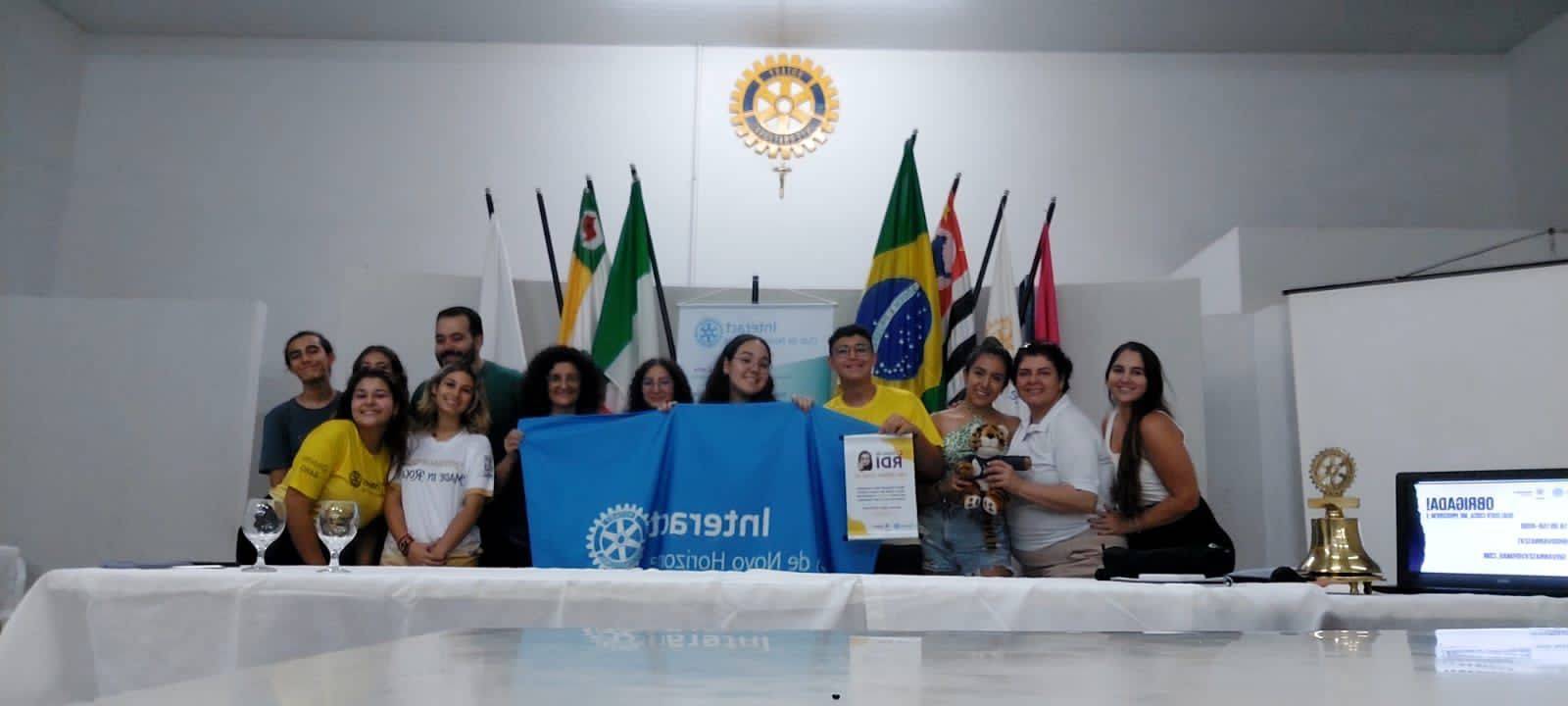 Nos dias 21 e 22 de Abril e 2023, a nossa Representante Distrital de Interact Giovanna Seki realizou mais visitas oficiais nos clubes do nosso distrito!