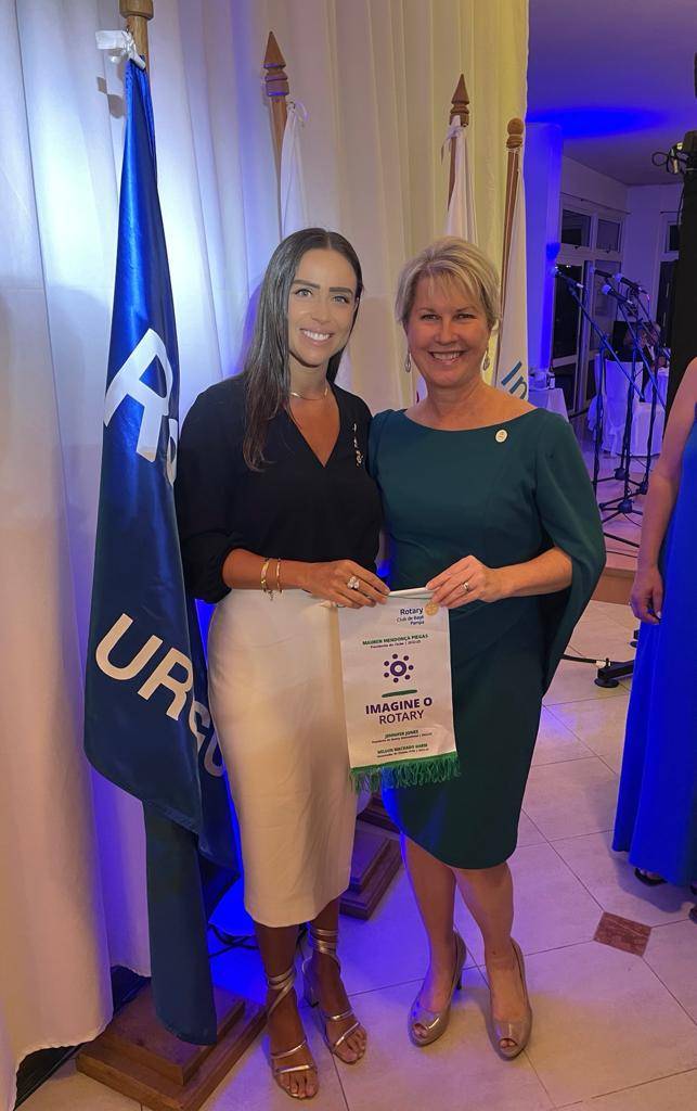 Presidente do RC de Bagé Pampa Mauren Piegas com a Presidente de RI Jennifer Jones