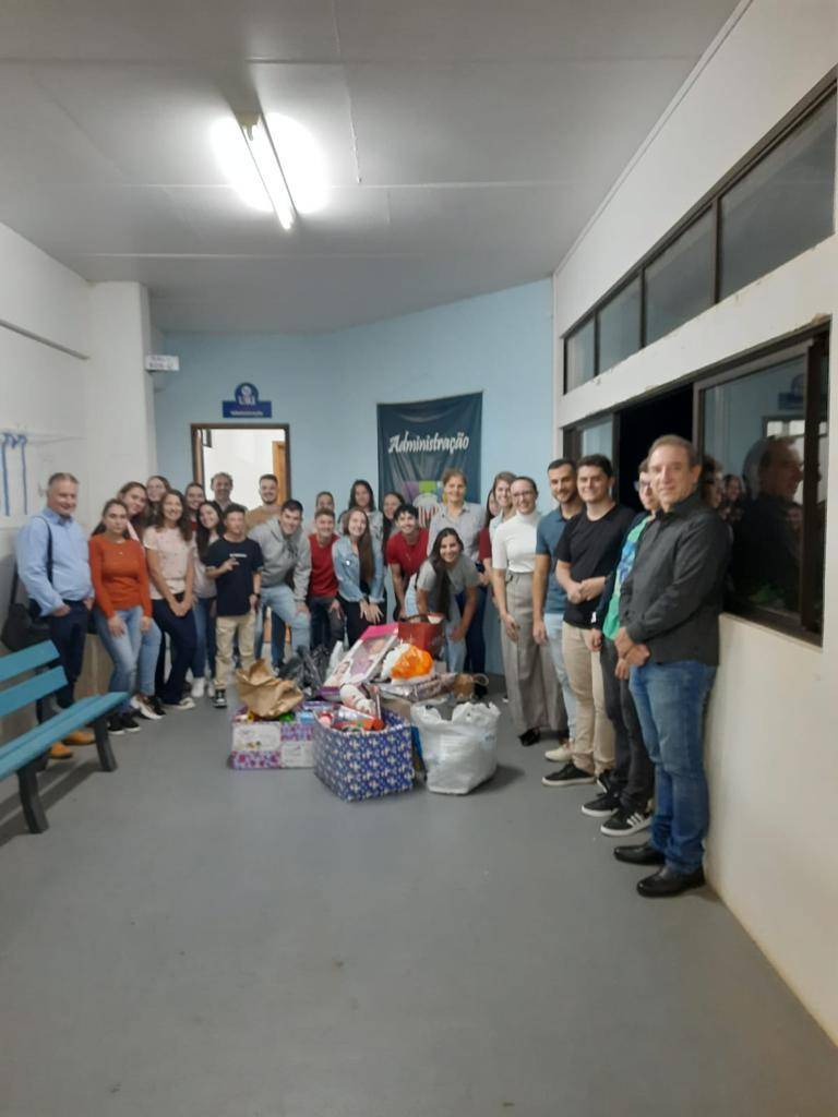 Curso de ADM da URI já entregou doações para comercialização durante o varal